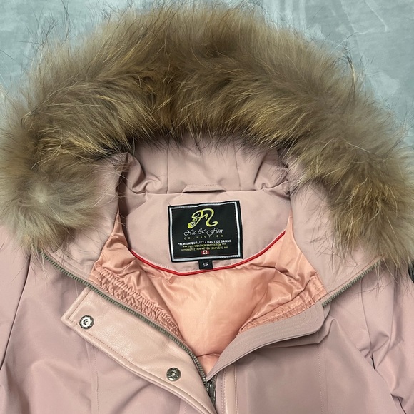 🇨🇦 Pink Women’s Jacket with Faux Fur Hood - Picture 7 of 15